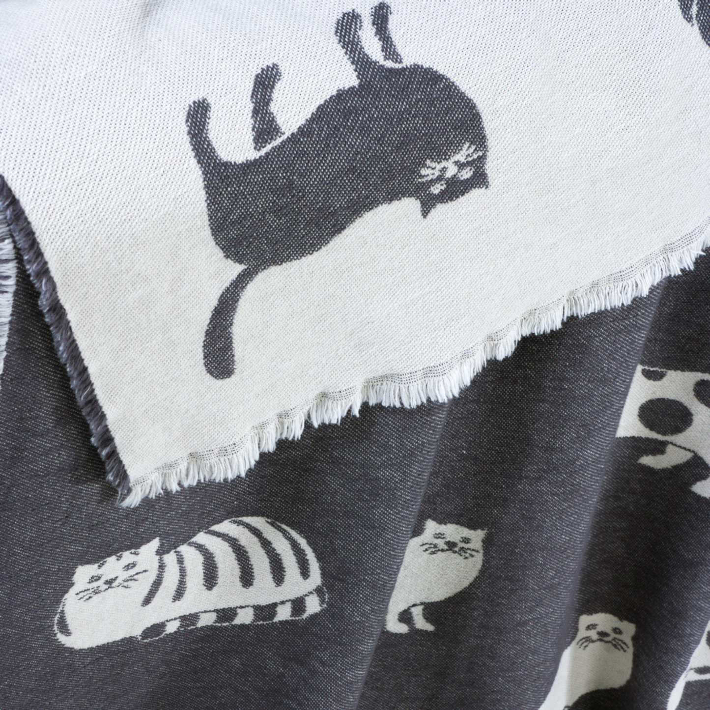 Couverture en coton noir à motif chat