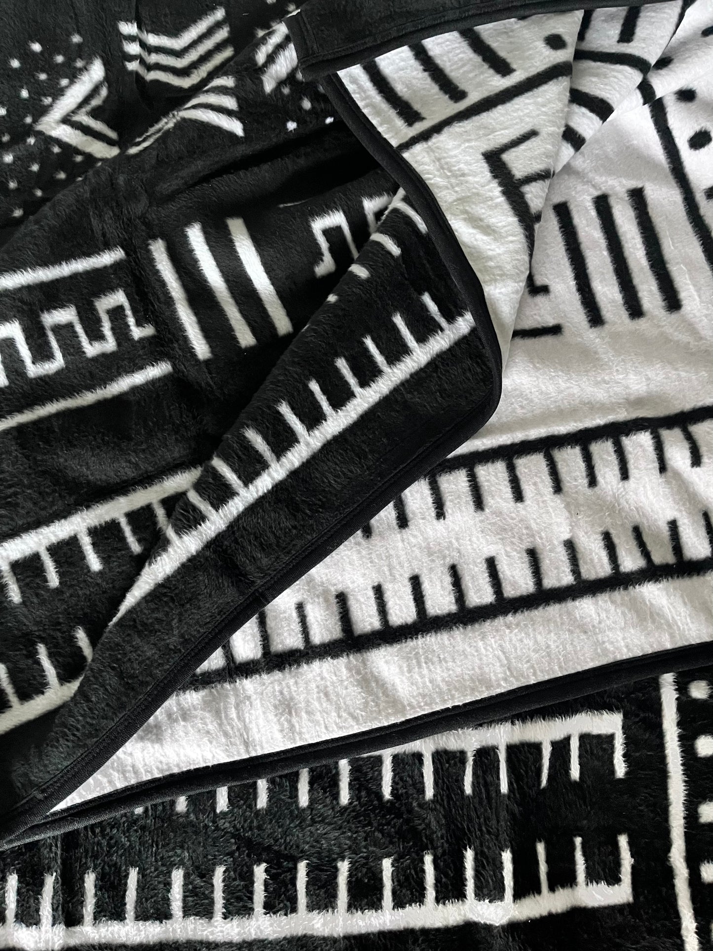 Tissu Mali Mud en coton suédé noir/blanc