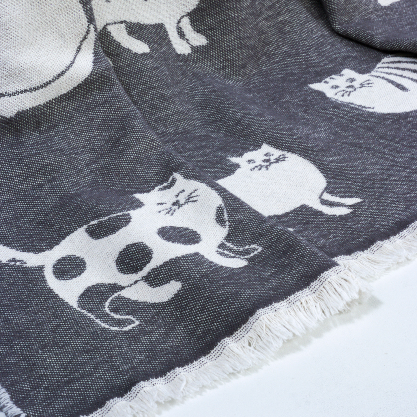 Couverture en coton noir à motif chat