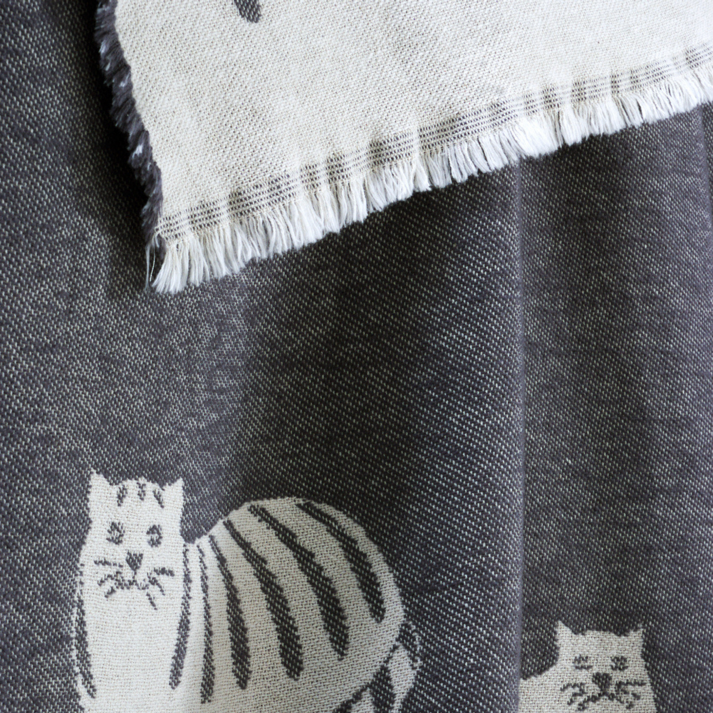 Couverture en coton noir à motif chat