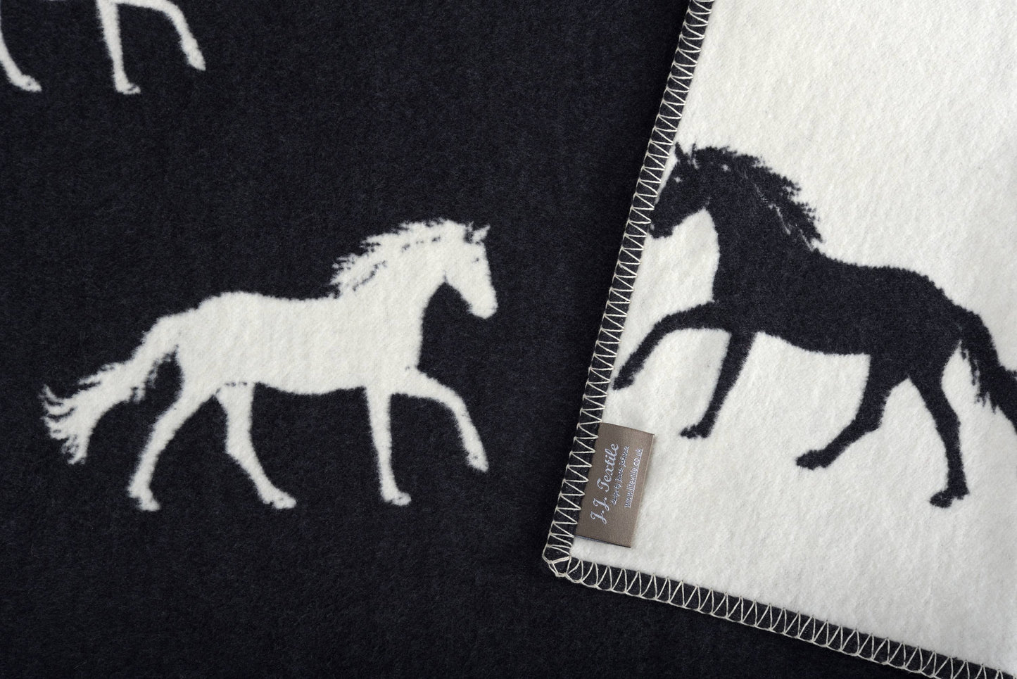 Couverture en coton noir à motif cheval