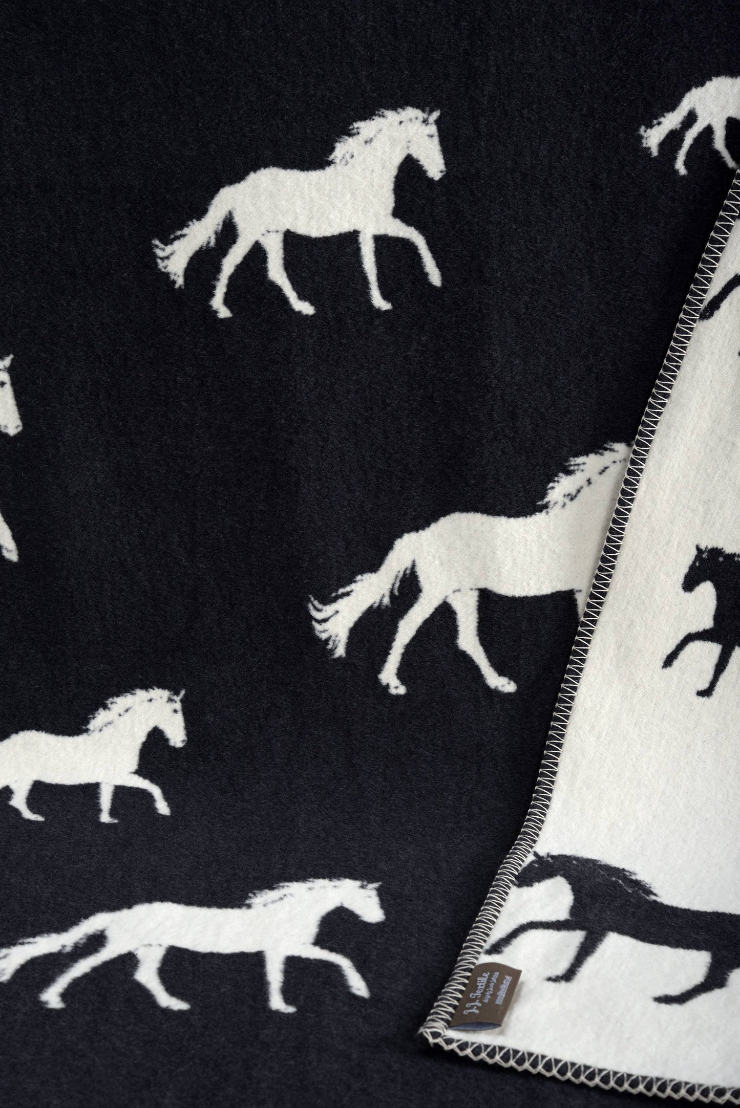 Couverture en coton noir à motif cheval